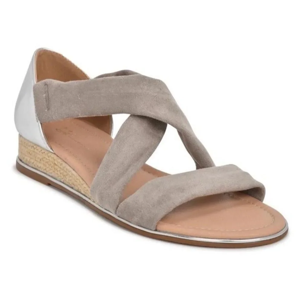 Vintage Havana Pia Light Gray Sandal 7.5 NWT